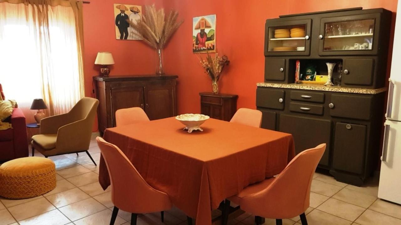 Petit Patio En Centre Ville Nîmes Eksteriør bilde
