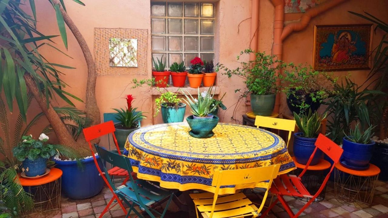 Petit Patio En Centre Ville Nîmes Eksteriør bilde